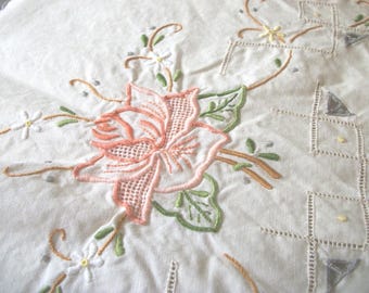 Vintage Hand Embroidered Madeira Linen Table Runner: Floral Design