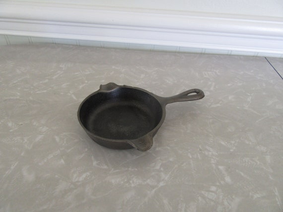 Vintage Cast Iron Skillet Pan Wagnerware 1050 Very Small Butter