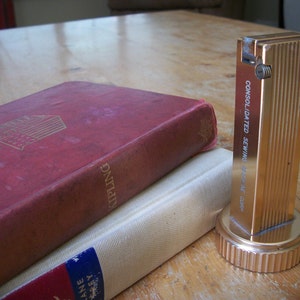 Vintage Advertisement Table Cigarette Lighter