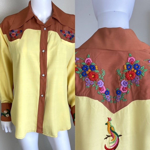 Vintage 40s 50s Hand Embroidered Floral Rayon Sna… - image 1