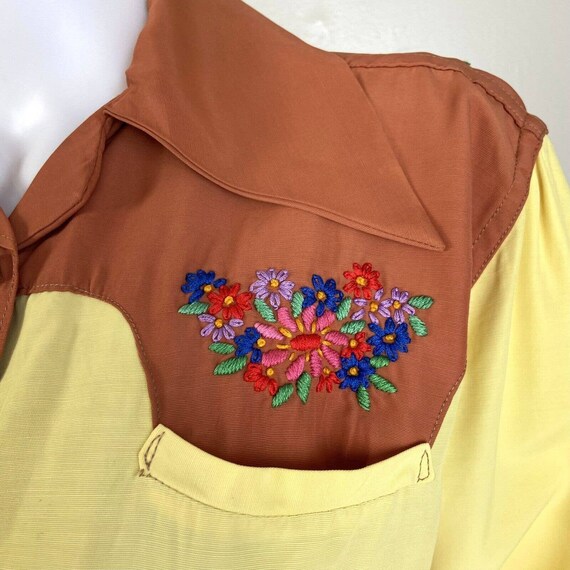Vintage 40s 50s Hand Embroidered Floral Rayon Sna… - image 9