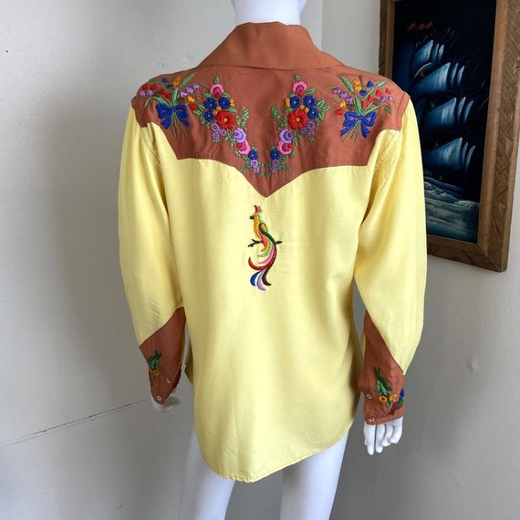 Vintage 40s 50s Hand Embroidered Floral Rayon Sna… - image 3