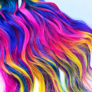 ピンク、黄色、青のヘアエクステンション、人毛ウィーブ、テープインヘアエクステンション、バンドル、クリップインヘアエクステンション、ネオンヘアクロージャー