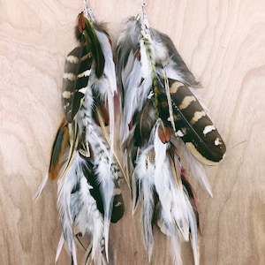 Natural Feather Hair Clip,12 inches, Extra Long Chain Feather Hair Extension-Natural Grizzly Feathers, Rooster Feathers