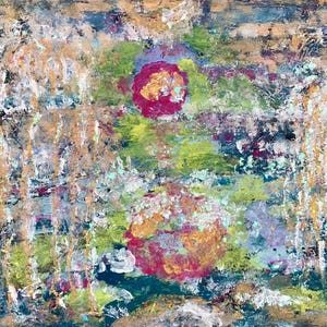 Op de afbeelding: Abstract acrylverfschilderij met een textuur. Het kunstwerk toont een levendige mix van kleuren, waaronder tinten blauw, groen, geel en rood. De compositie bevat bloemachtige vormen en druipende verfeffecten, waardoor een dynamisch stuk ontstaat.