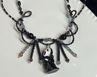 手作りのゴシック調ホラーナイトジュエリー、ゴーストフェイス、ペニーワイズ、サムのネックレス、ホラーファンへの不気味なギフト