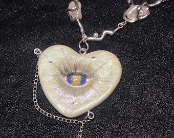 手作りの粘土製ハート型イービルアイネックレス - ユニークな職人のジュエリー