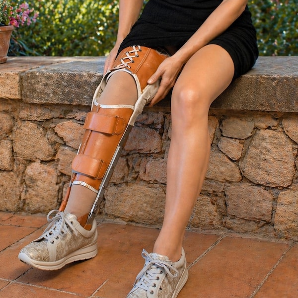 Extraordinary vintage  rare short womens unisex metal leather KAFO polio leg brace steampunk