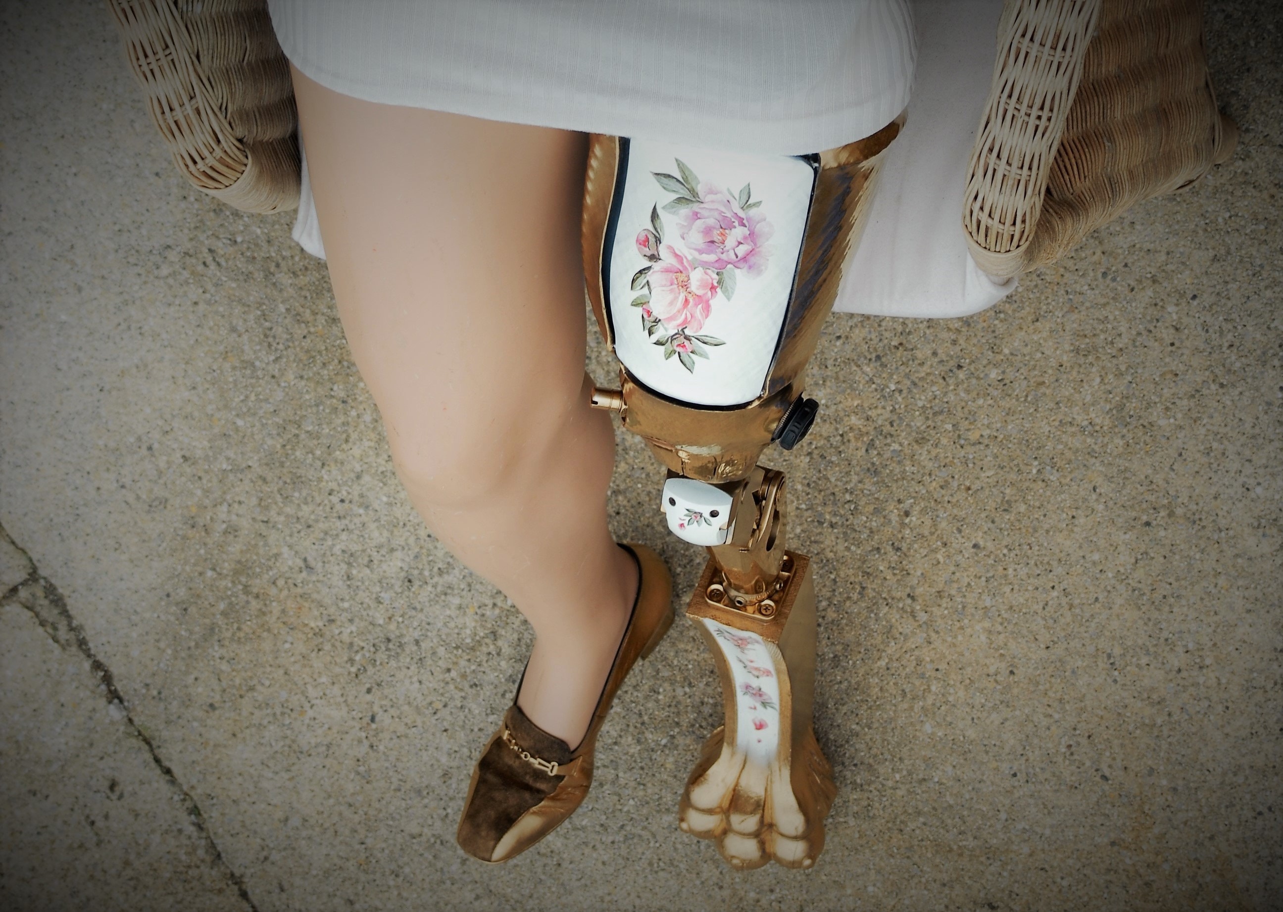 Unique ROMANTIC STEAMPUNK Womens Prosthetic Leg Above Knee Amputee  Beinprothese Holzbein 