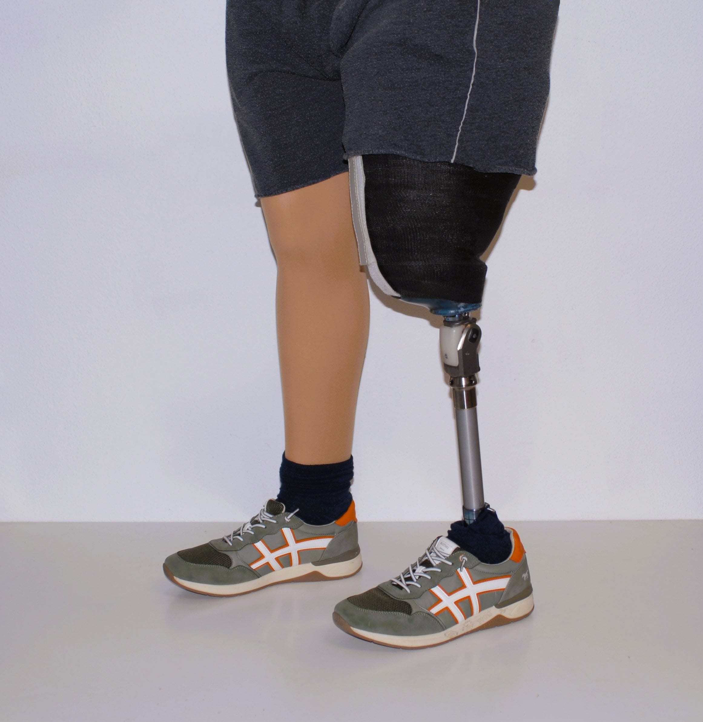 Prosthetic Leg (Silver) – Smart Doll Store