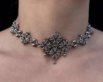RHEA Micromaille Chainmail Necklace, Handwoven Stainless Steel Collar – Modern Armor
