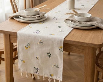 Runner da tavola in lino ricamato, decorazione da pranzo in stile boho-chic con motivi floreali