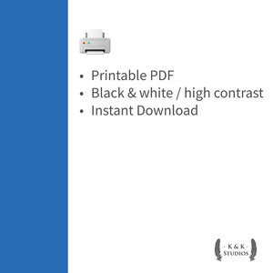 Pu&ograve; includere: L'immagine presenta un'icona di stampante bianca e il testo "PDF stampabile", "Bianco e nero / alto contrasto" e "Download istantaneo". Una striscia verticale blu &egrave; sul lato sinistro. Il logo K & K Studios &egrave; in basso.