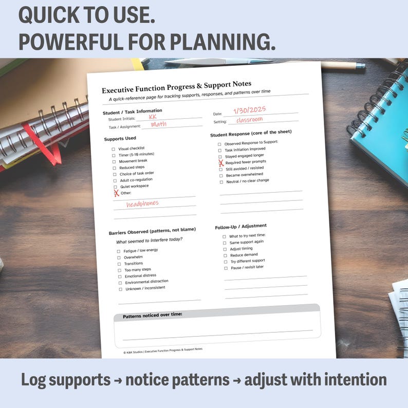 Puede incluir: Una hoja blanca de Notas de Progreso y Apoyo de la Funci&oacute;n Ejecutiva con casillas de verificaci&oacute;n y secciones para rellenar. El texto en la parte superior dice "R&Aacute;PIDO DE USAR. POTENTE PARA LA PLANIFICACI&Oacute;N". El texto inferior dice "Registrar apoyos &rarr; notar patrones &rarr; ajustar con intenci&oacute;n".