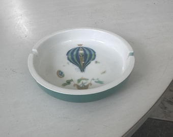 Cenicero vintage de Georges Briard con globo aerostático
