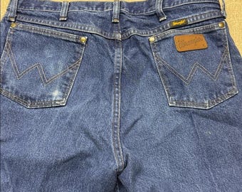 Wrangler Cowboy Cut straight leg jeans - Size 35x32