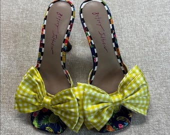 Betsy Johnson Skyee slip on gingham sandals