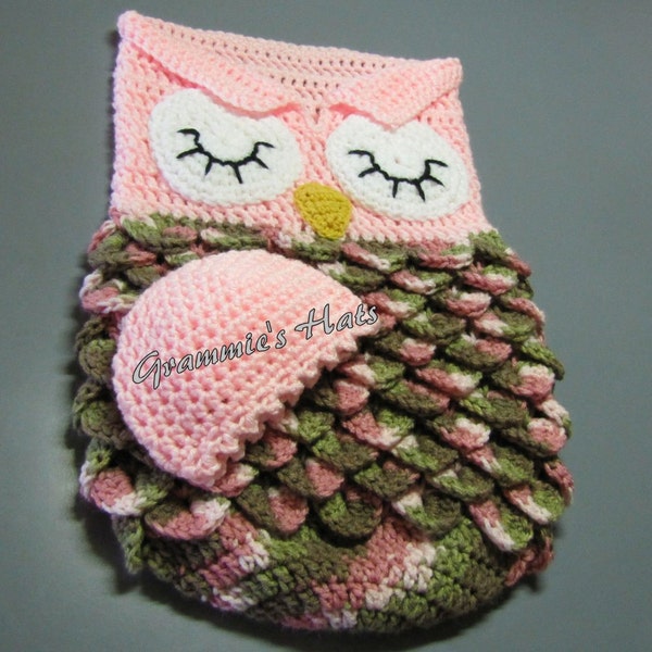 Baby cocoon and cap pink owl