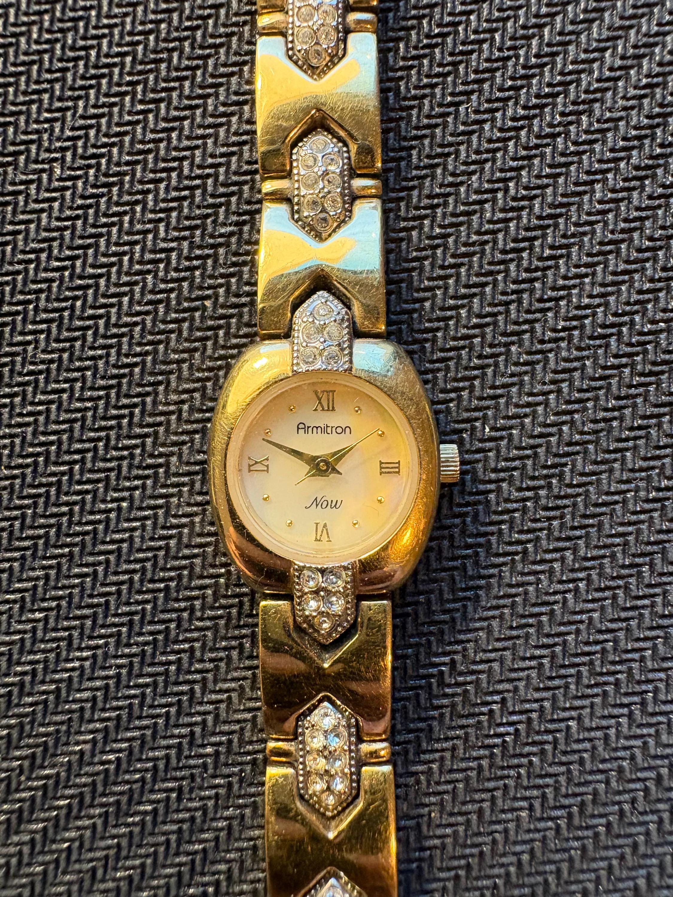 BEAUTIFUL ARMITON NOW IN THE ORIGINAL BOX WITH PAPER. NEVER BEN USED. Classic Armitron Genuine Diamond Now Watch With Blue  main image 3