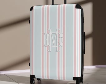 Stylowa walizka z monogramem | Spersonalizowany bagaż dla miłośników podróży | Idealny na wakacje, święta i jako prezent, spersonalizowany [...]