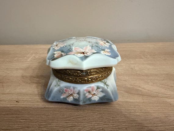 C.F. Monroe "Nakara" jewelry box