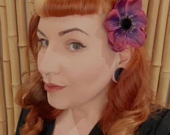 Pojedynczy fioletowy zawilec z jedwabiu pin-up vintage do włosów