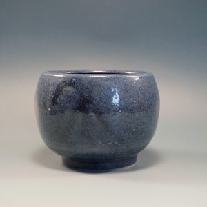 Cerámica de estudio vintage / Cuenco pequeño con base azul oscuro hecho a mano