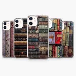 Op de afbeelding: Een witte keramische mok met een zwarte handgreep en de tekst "But First, Coffee" in een vetgedrukte, zwarte letter. De mok staat tegen een vage achtergrond, wat het strakke ontwerp benadrukt.