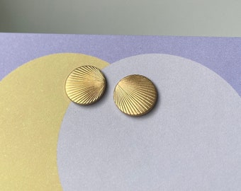 Stud earrings rays