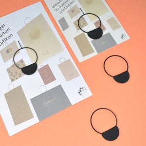 Bildaufhänger aus Messing  Postkartenhalter | Wanddeko nachhaltig + handgemacht | zum Aufhängen von Karten + Prints