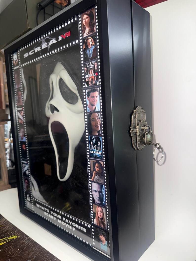 SCREAM Ghostface LED Display Case - Etsy