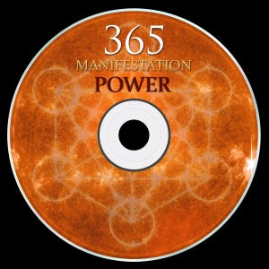 Pode incluir: Um CD com um design laranja e branco. O disco apresenta o texto "365 MANIFESTATION POWER" em branco e vermelho. Um padrão geométrico é visível no fundo laranja. O CD tem um centro preto e um anel branco ao redor.