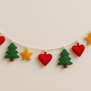 Classic Christmas Garland Knitting Pattern