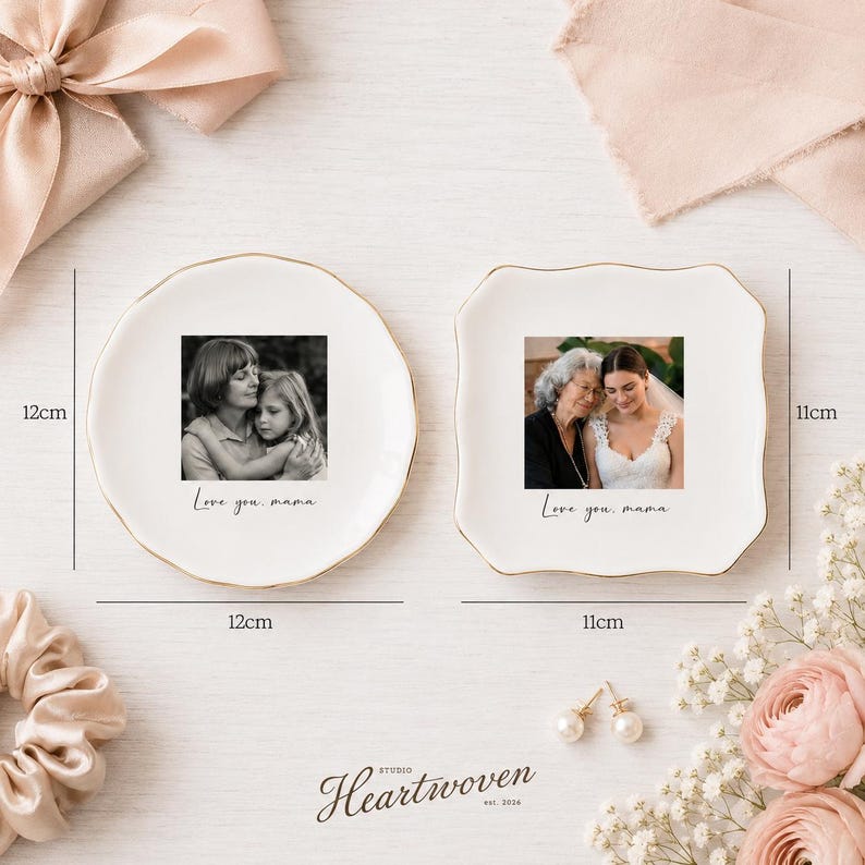 May include: Two white ceramic dishes with gold rims, one round and one square, each featuring a black and white photo. The round dish is 12 cm in diameter, and the square dish is 11 cm. Both dishes have the text "Love you, mama".