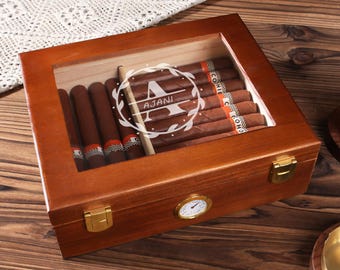 Engraved Cigar Box Desktop Humidor Glass Top Humidor Custom Walnut Humidor Box Groomsmen Gift Cigar Lovers Gift Personalized Gift for Him