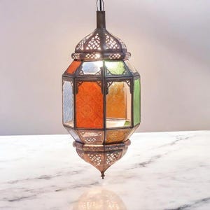 Marokkanische mehrfarbige Glaslaterne, handgefertigte Pendelleuchte, maurische Hängelampe, Boho Deckenbeleuchtung