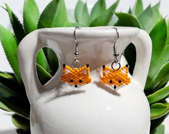 Brincos de raposa feitos à mão com miçangas Miyuki: joias de animais com pixel art