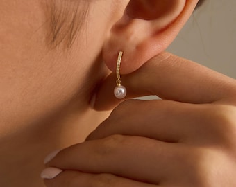 Orecchini a cerchio con perle e diamanti, orecchini a cerchio minimalisti con perle, orecchini pendenti con perle, orecchini a cerchio in oro, regali per damigelle d'onore, gioielli per tutti i giorni