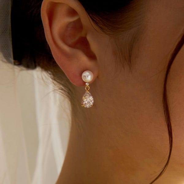 Pendientes de perlas redondas delicadas, pendientes de perlas de agua dulce con diamantes de circonita cúbica, pendientes de boda, joyería nupcial, regalos para damas de honor, regalo para ella.