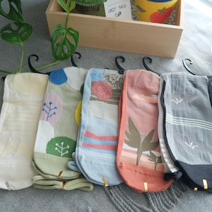 Meias artísticas transparentes e divertidas | Meias coloridas e transparentes para mulheres | Meias leves de cano médio para o verão | Presente exclusivo para ela
