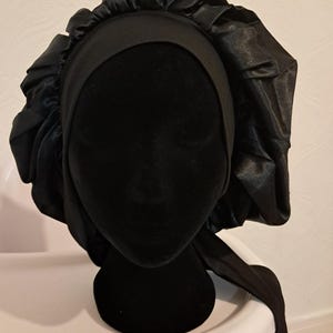 Silk bonnet black
