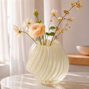 Hand Blown Malt Candy Vase, Irregular Sprial Ribbed Swirl Glass Flower Vase