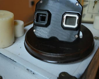 Vintage Camera Viewfinder Wall Art – Hand-Painted Wood Plaque