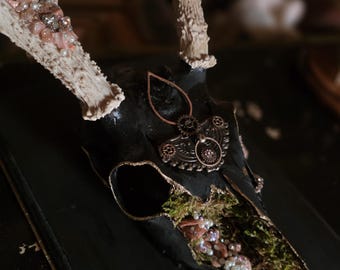 Black Resin Deer Skull Art – Gothic Moss & Crystal Decor