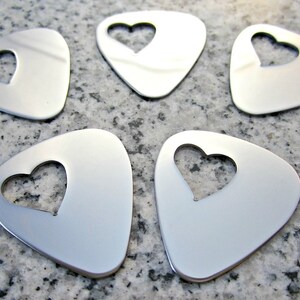 1&quot;x1 1/4&quot; (25MMx32MM) Heart Hole Guitar Pick Stamping Blanks, 22g Stainless Steel - AWESOME Silver Alternative GPHTW10-08