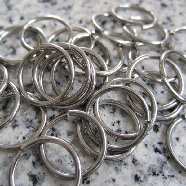 100 Qty. - 12mm OD, 9.6mm ID, 18g (1.2mm) Saw Cut Stainless Steel Jump Rings JR18-12