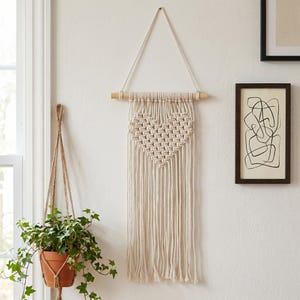 Boho Makramé Hjärtformad Väggbonad, Handgjord Gobeläng i Bomullsrep, Romantisk Sovrumsdekor, Bröllopspresent till Alla Hjärtans Dag, Liten Väggkonst