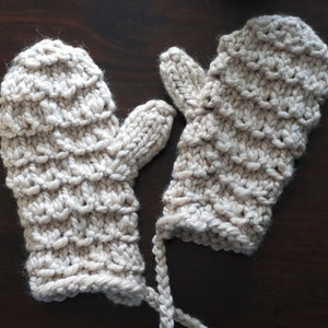 Yeti Mittens Knitting Pattern