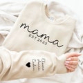 Custom Mama Sweatshirt with Kid Name on Sleeve, Personalized Mom Sweatshirt, Gift Momma Sweatshirt, Christmas Gift for Mom, Gift for Her