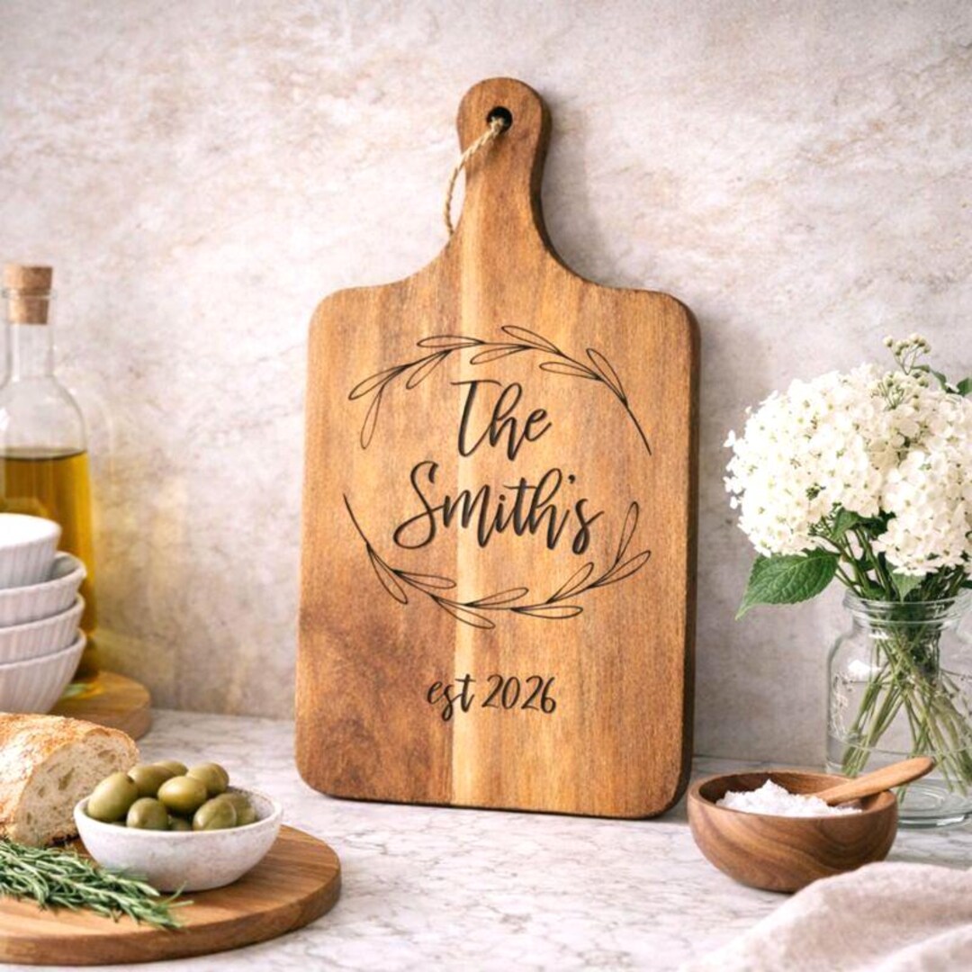 Custom Acacia Cutting Board With Handle - Personalized Family Name ...